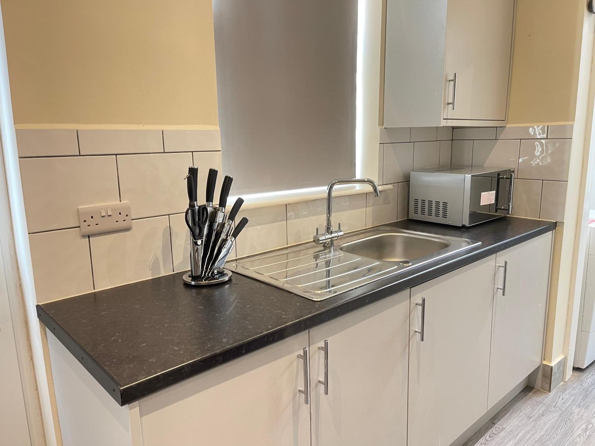 Hometel Digs Morden Comfy Home Can Sleep 11 Leicester Dış mekan fotoğraf